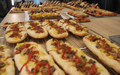 Las panaderías y pastelerías valencianas reavivan la tradición de las Cocas de Sant Joan